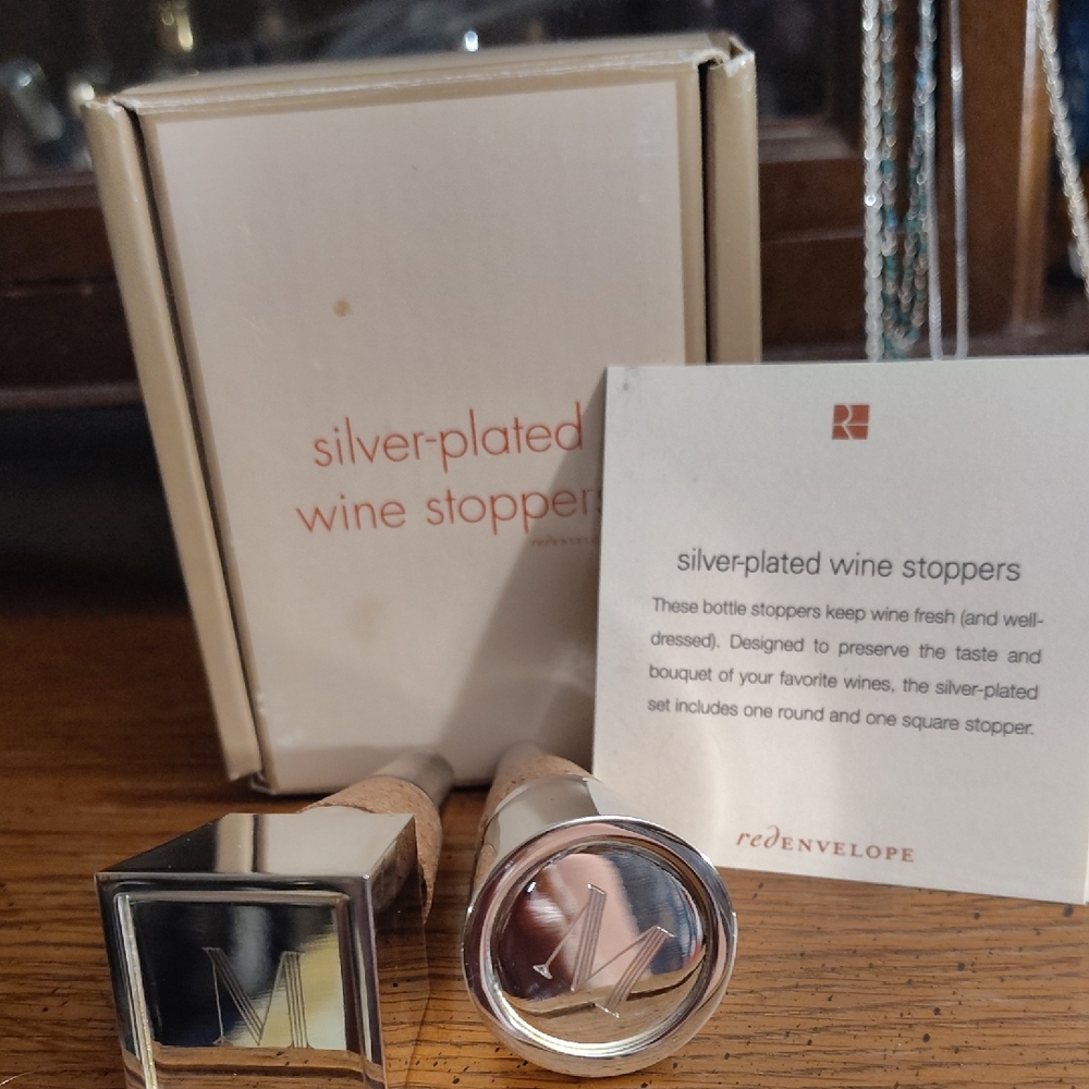 (M) Silver-Plated Wine Stoppers